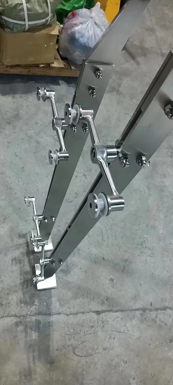 304不銹鋼欄桿配鐵底板焊口爆裂怎么辦？