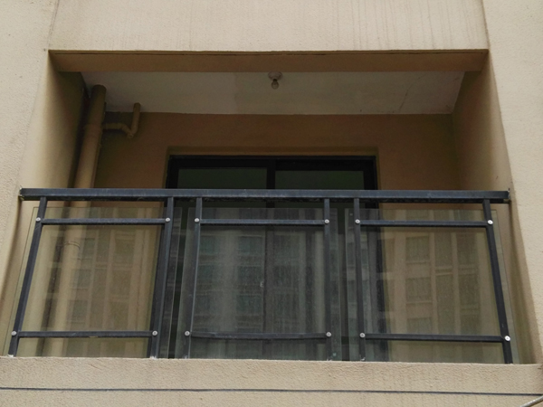 關(guān)于不銹鋼護(hù)欄質(zhì)量鑒定你知道多少？