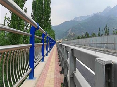 不銹鋼道路護欄的優(yōu)勢？