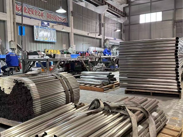 2026 不銹鋼護欄選購全攻略：材質、厚度、工藝 3 大核心維度不踩坑