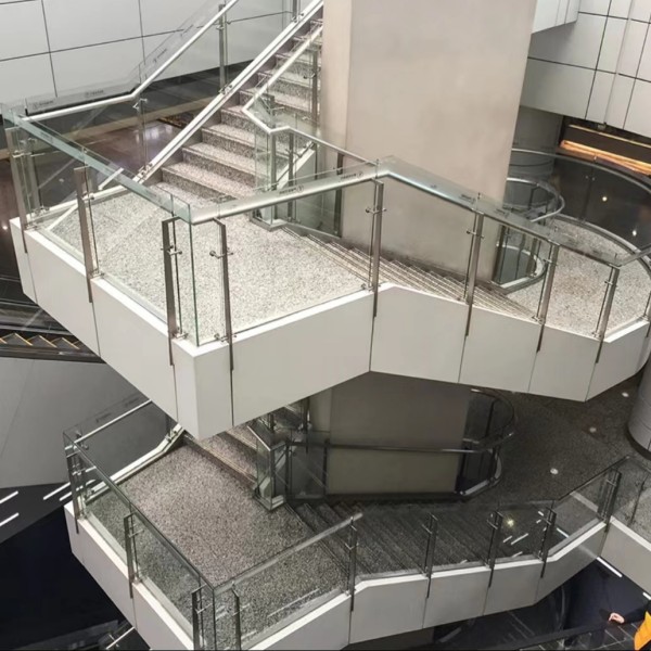 玻璃不銹鋼護欄的做法你知道嗎