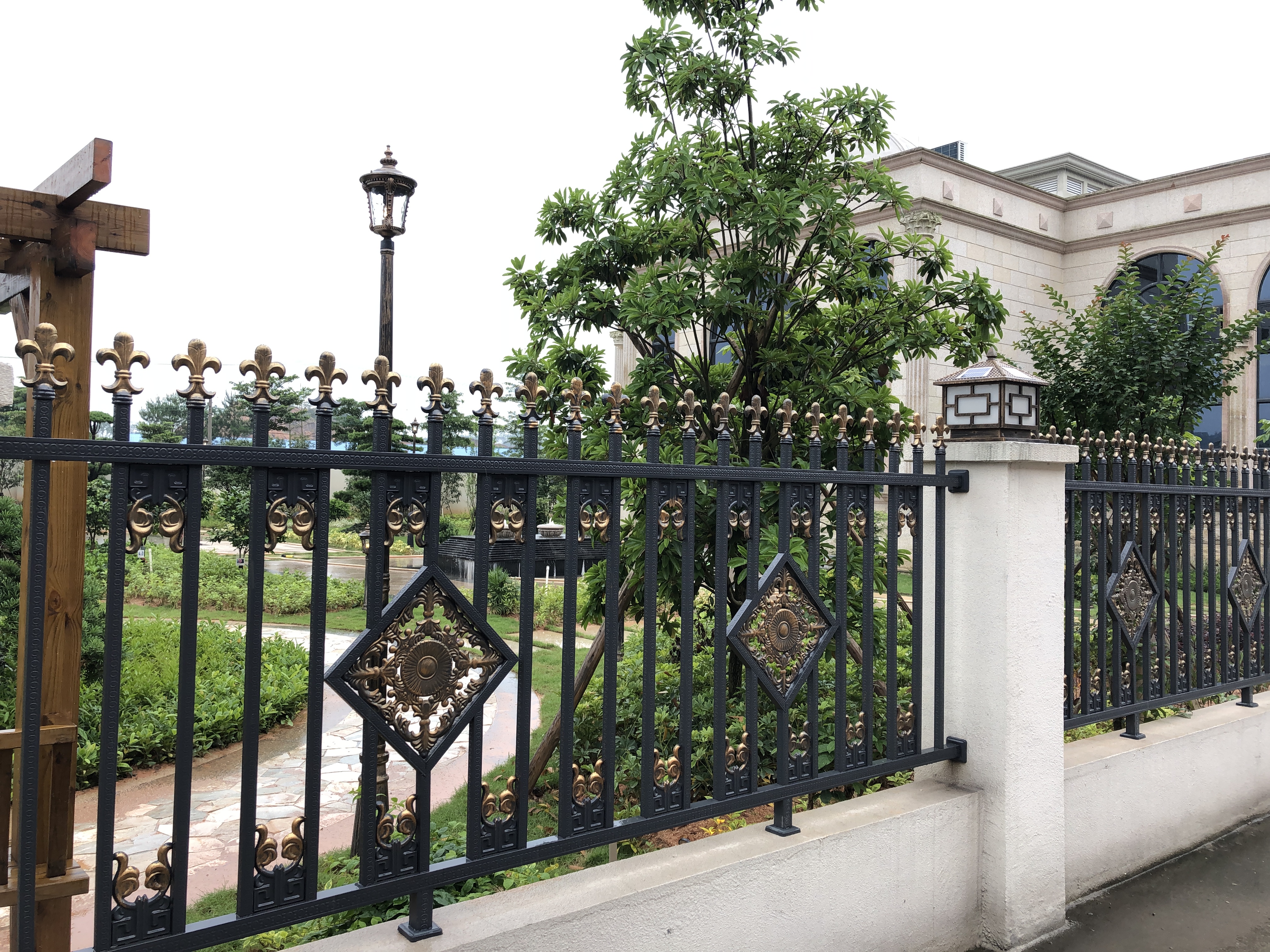 別墅不銹鋼彩色護(hù)欄