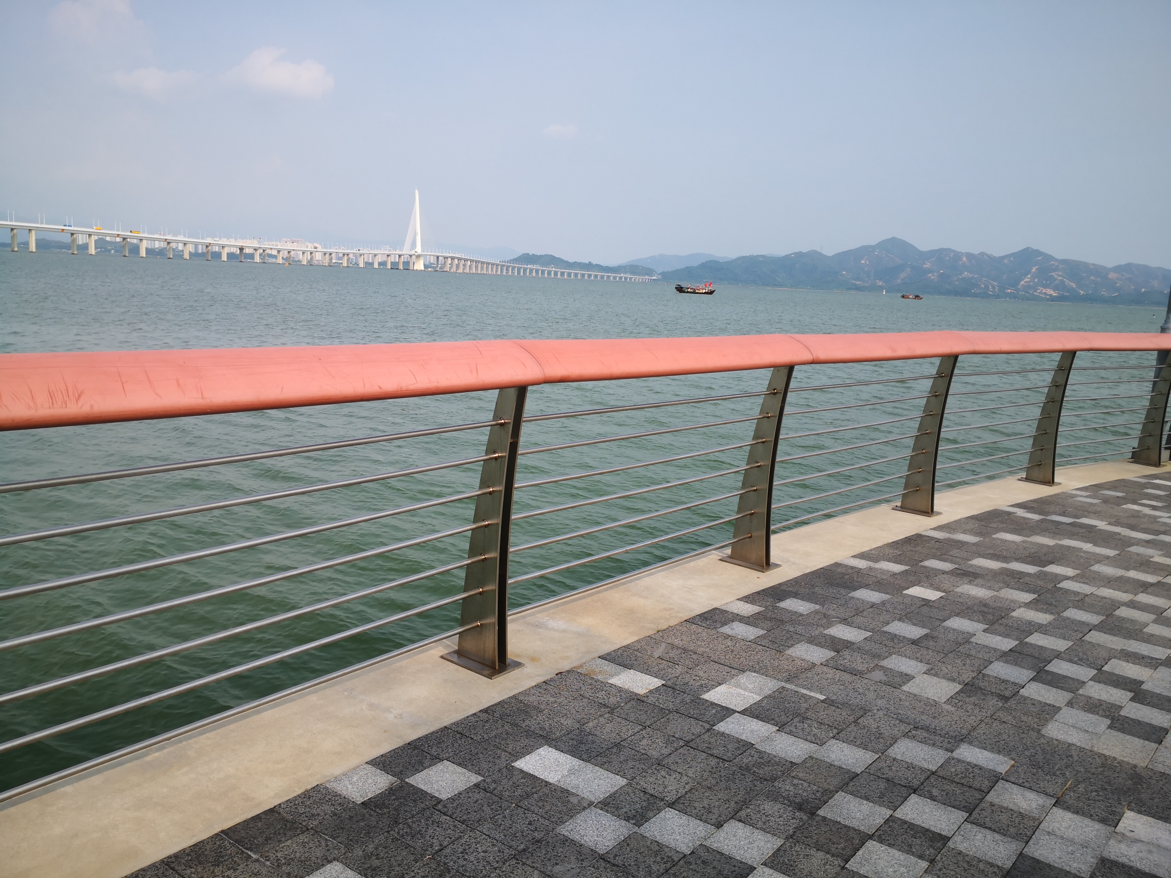 購買不銹鋼護欄該什么挑選？