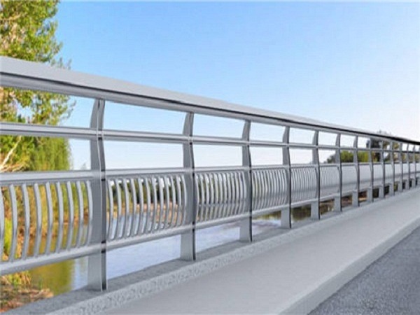 護(hù)欄還是不銹鋼的好！