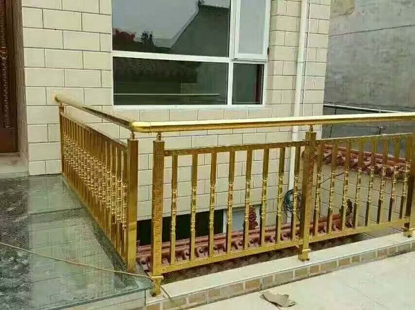 陽(yáng)臺(tái)不銹鋼護(hù)欄的質(zhì)量受哪些因素的影響？