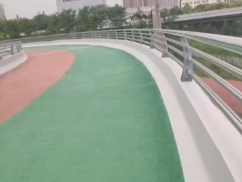 不銹鋼護欄立柱：守護鄉(xiāng)村公路彎道行車安全的關(guān)鍵設施