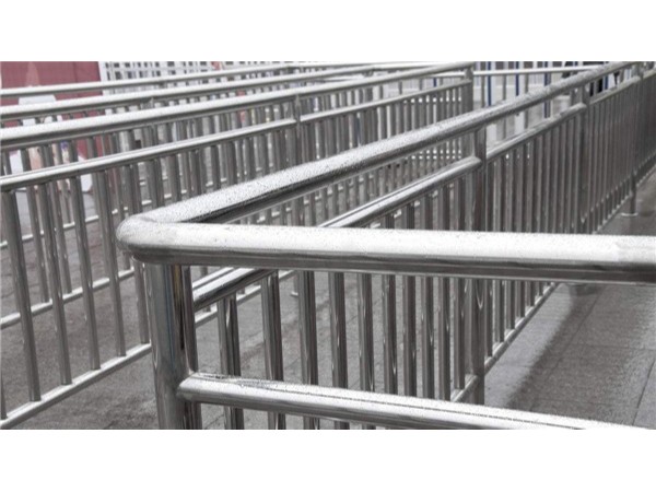 不銹鋼護欄想要使用壽命長，拋光處理少不了！